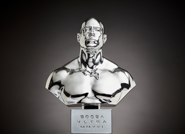 Le buste de Booba exposé dans une galerie à Paris